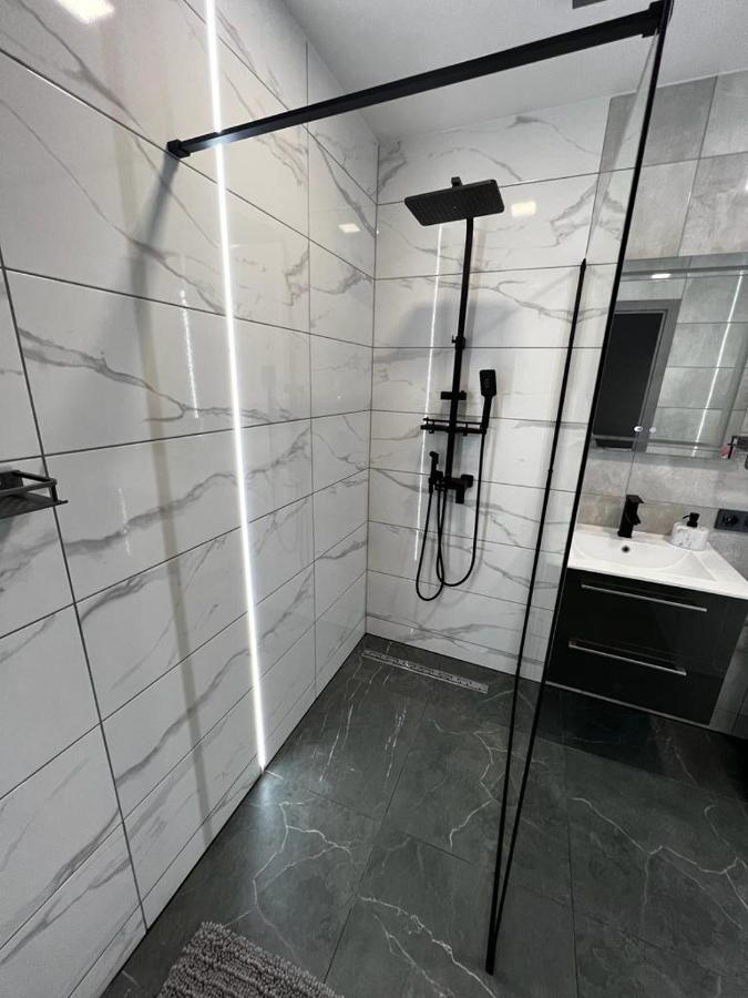 Ml Place 5 Apartment *